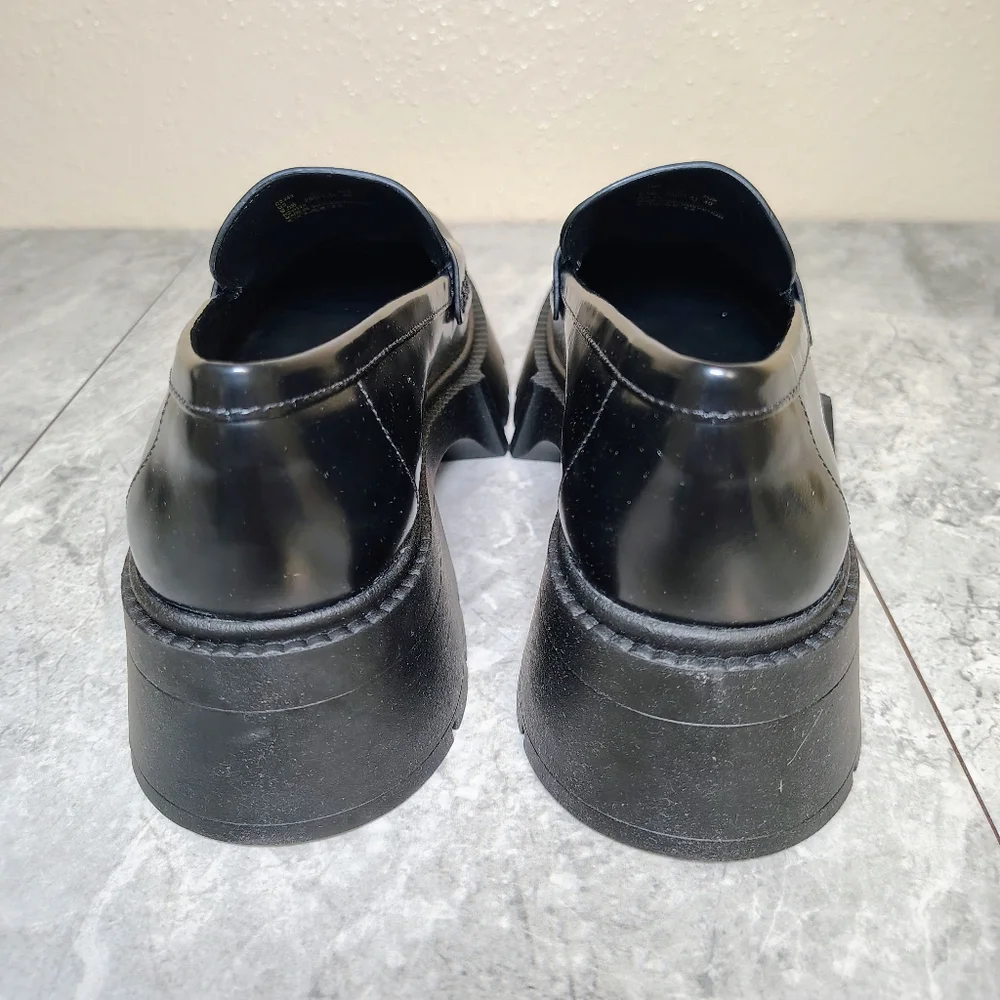 Coach smooth black